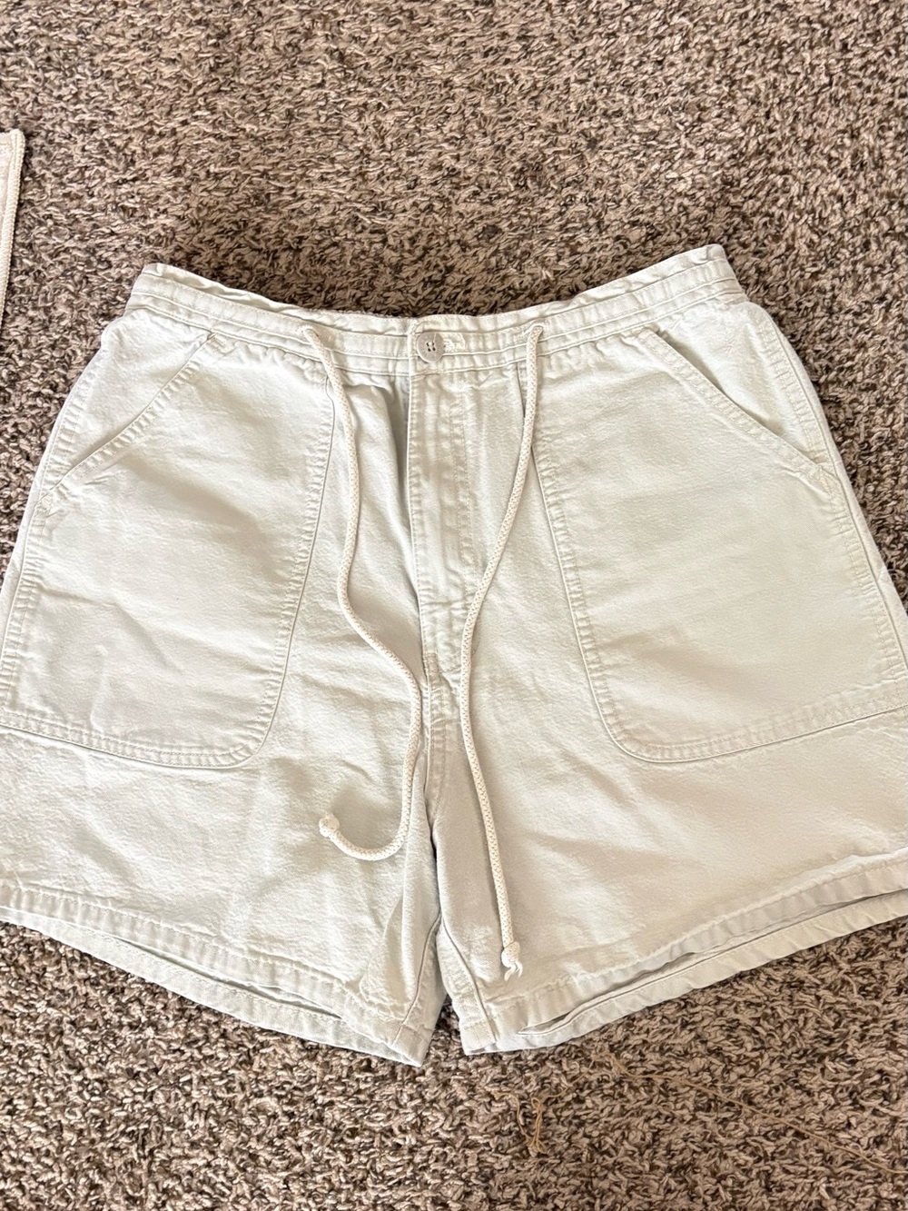 Weekender traveler casual Drawstring Cotton Shorts in Light Cream